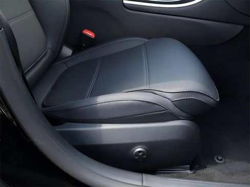 Certified 2025 Mercedes-Benz C 300 4MATIC Sedan image 12