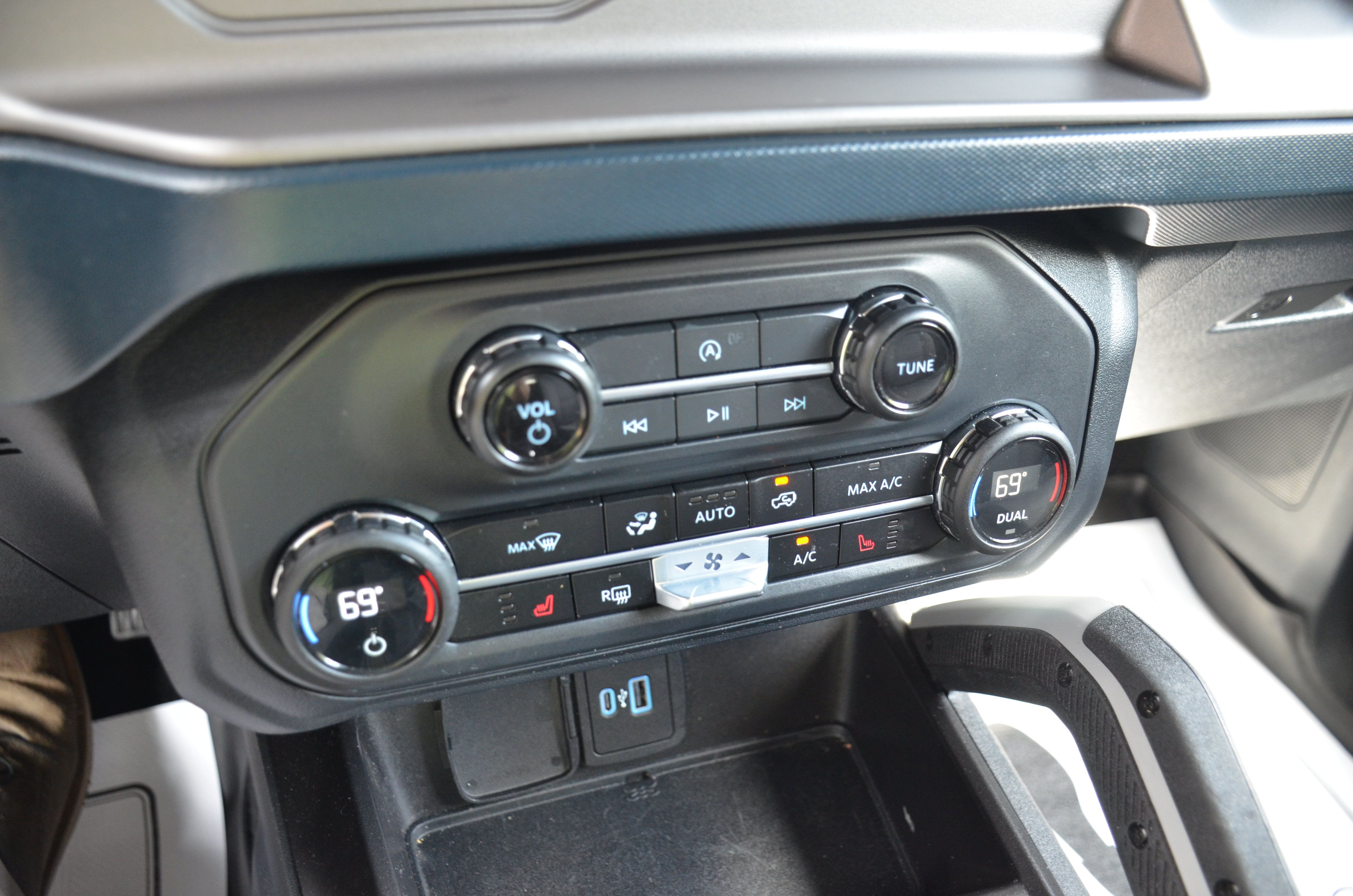 Used 2023 Ford Bronco Outer Banks w/ Sasquatch Package AWD/4WD image 54