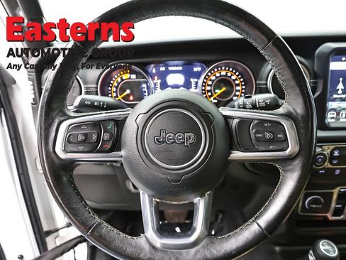 Used 2018 Jeep Wrangler Unlimited Sahara AWD/4WD image 10