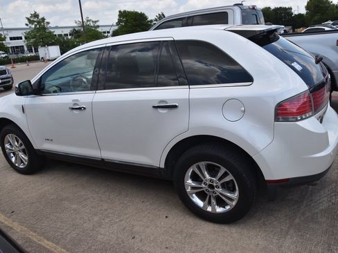 Used 2010 Lincoln MKX 2WD image 10
