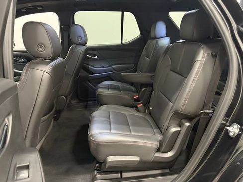 Used 2023 Chevrolet Traverse RS image 32
