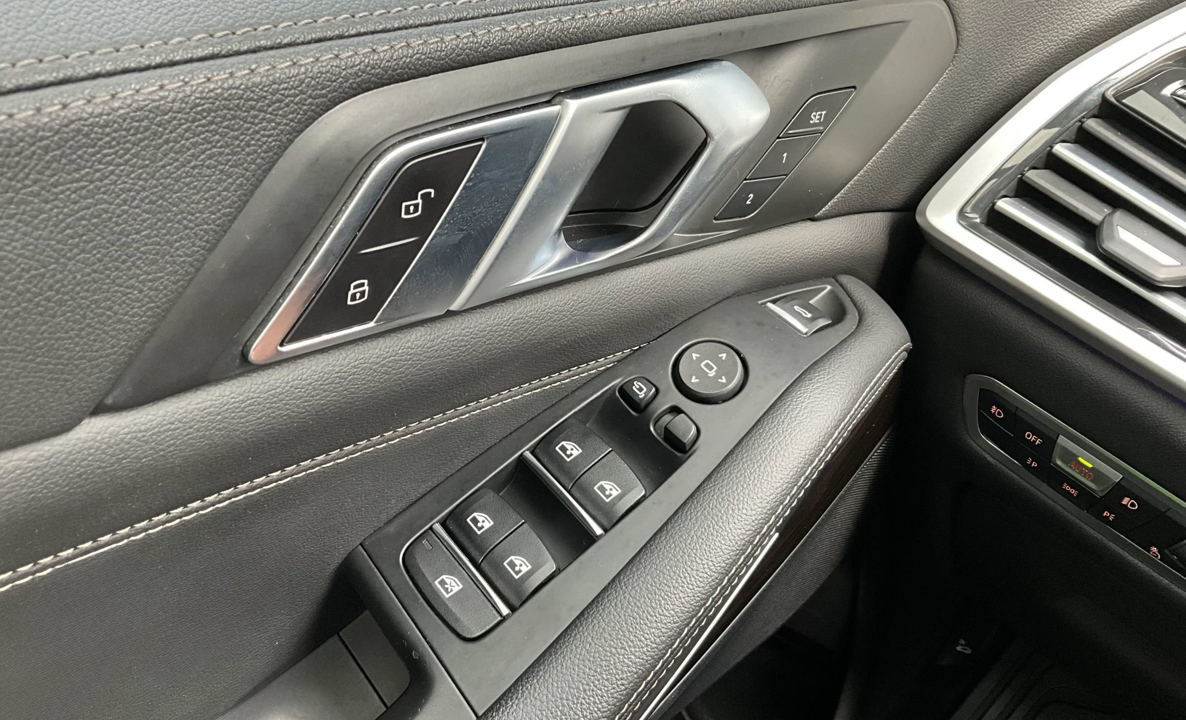 Used 2019 BMW X5 xDrive40i w/ Convenience Package AWD/4WD image 27