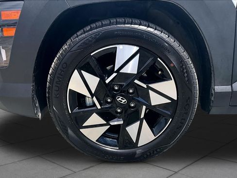 Used 2025 Hyundai Kona SEL FWD image 11