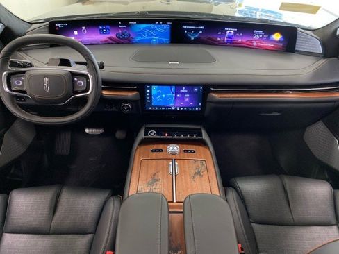 New 2025 Lincoln Navigator Black Label image 16