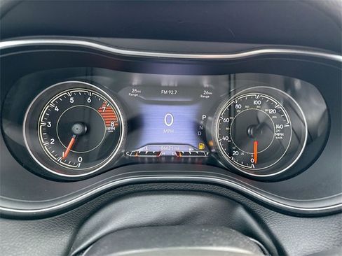 Used 2020 Jeep Cherokee Limited w/ Technology Group image 15