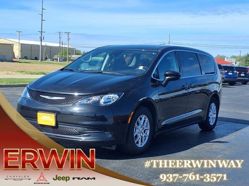 Certified 2023 Chrysler Voyager LX FWD image 9