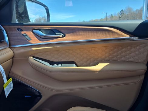 New 2026 Jeep Grand Cherokee Summit AWD/4WD image 24