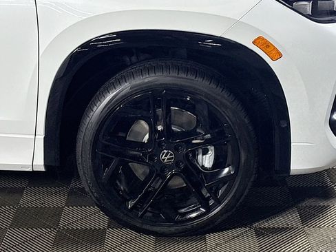 New 2025 Volkswagen Tiguan SE R-Line image 23