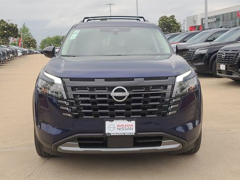 New 2026 Nissan Pathfinder Platinum FWD image 5