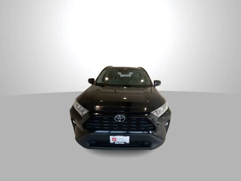 Used 2021 Toyota RAV4 XLE Premium image 3