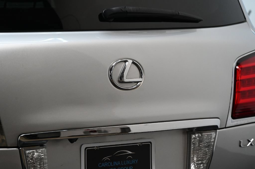 Used 2011 Lexus LX 570 4WD w/ Luxury Pkg image 14