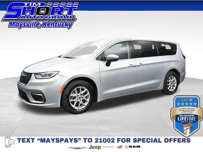 Used 2023 Chrysler Pacifica Touring-L