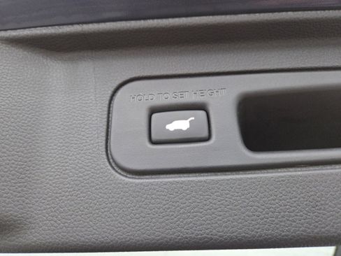 Used 2025 Honda Pilot EX-L image 21