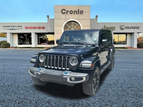 Used 2023 Jeep Wrangler Unlimited Sahara w/ Cold Weather Group AWD/4WD image 7