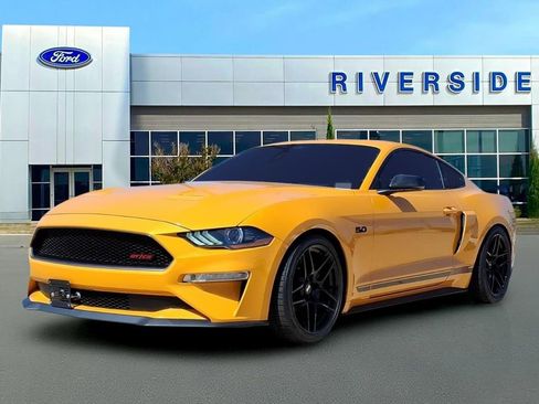Used 2022 Ford Mustang GT Premium w/ Equipment Group 401A RWD image 3
