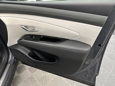 New 2025 Hyundai Tucson Limited image 16