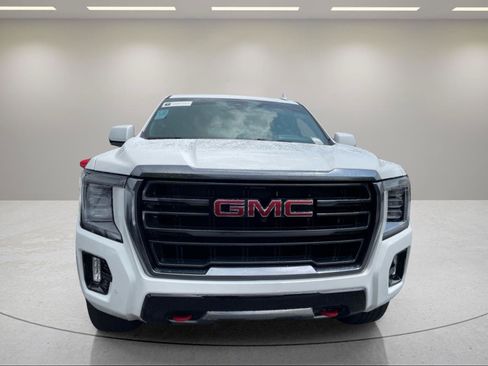 Used 2024 GMC Yukon AT4 w/ Technology Package AWD/4WD image 19