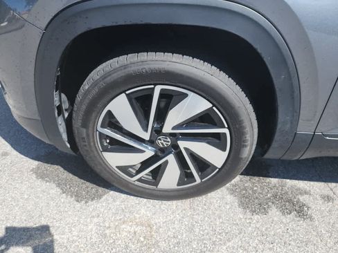 Used 2024 Volkswagen Atlas SE AWD/4WD image 24