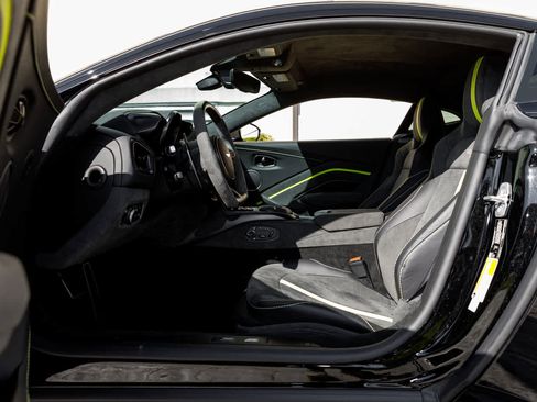 Used 2023 Aston Martin V8 Vantage Coupe image 12