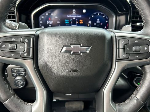 Used 2023 Chevrolet Silverado 1500 LT Trail Boss w/ LT Trail Boss Premium Package AWD/4WD image 9