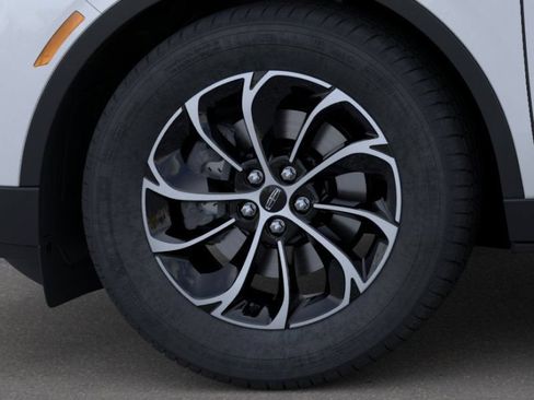 New 2026 Lincoln Nautilus Premier AWD/4WD image 19