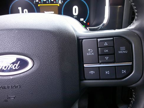 Used 2022 Ford F150 Lariat w/ Max Trailer Tow Package image 23