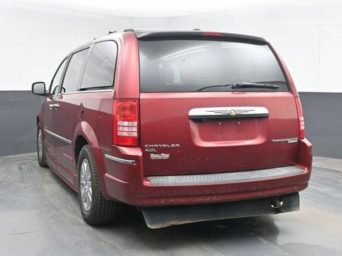 Used 2010 Chrysler Town & Country Limited FWD image 7