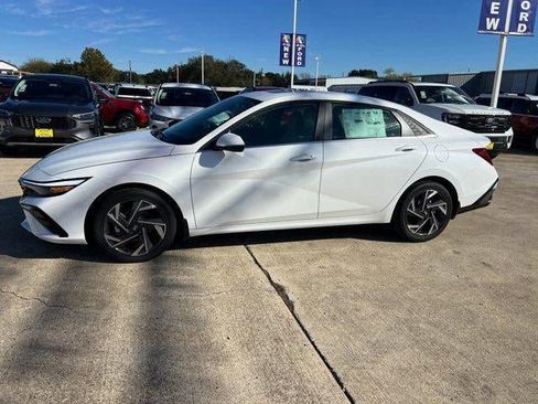 New 2026 Hyundai Elantra Limited FWD image 64