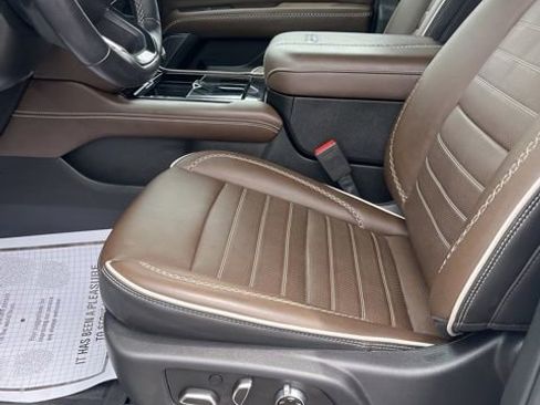 Used 2025 GMC Yukon XL Denali Ultimate w/ LPO, Floor Liner Package AWD/4WD image 15