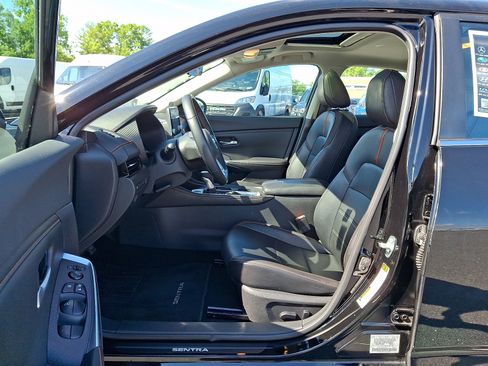 Used 2022 Nissan Sentra SR w/ SR Premium Package FWD image 15