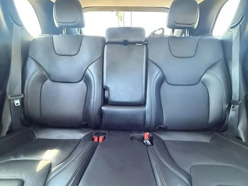 Used 2020 Jeep Cherokee Limited AWD/4WD image 18