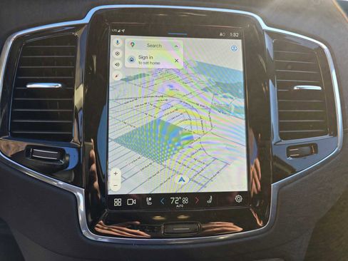 Certified 2024 Volvo XC90 B6 Ultimate w/ Protection Package Premier image 29