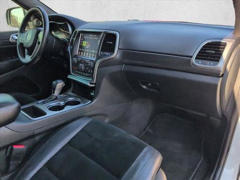 Used 2018 Jeep Grand Cherokee Altitude image 22