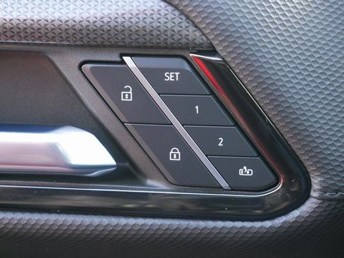 Used 2023 Chevrolet Silverado 1500 ZR2 w/ Technology Package image 32