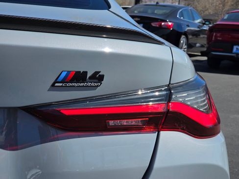 Used 2021 BMW M4 Competition w/ M Carbon Exterior Package RWD image 10
