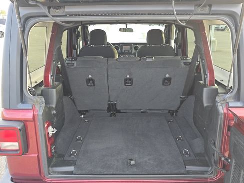 Used 2021 Jeep Wrangler Unlimited Sport image 17