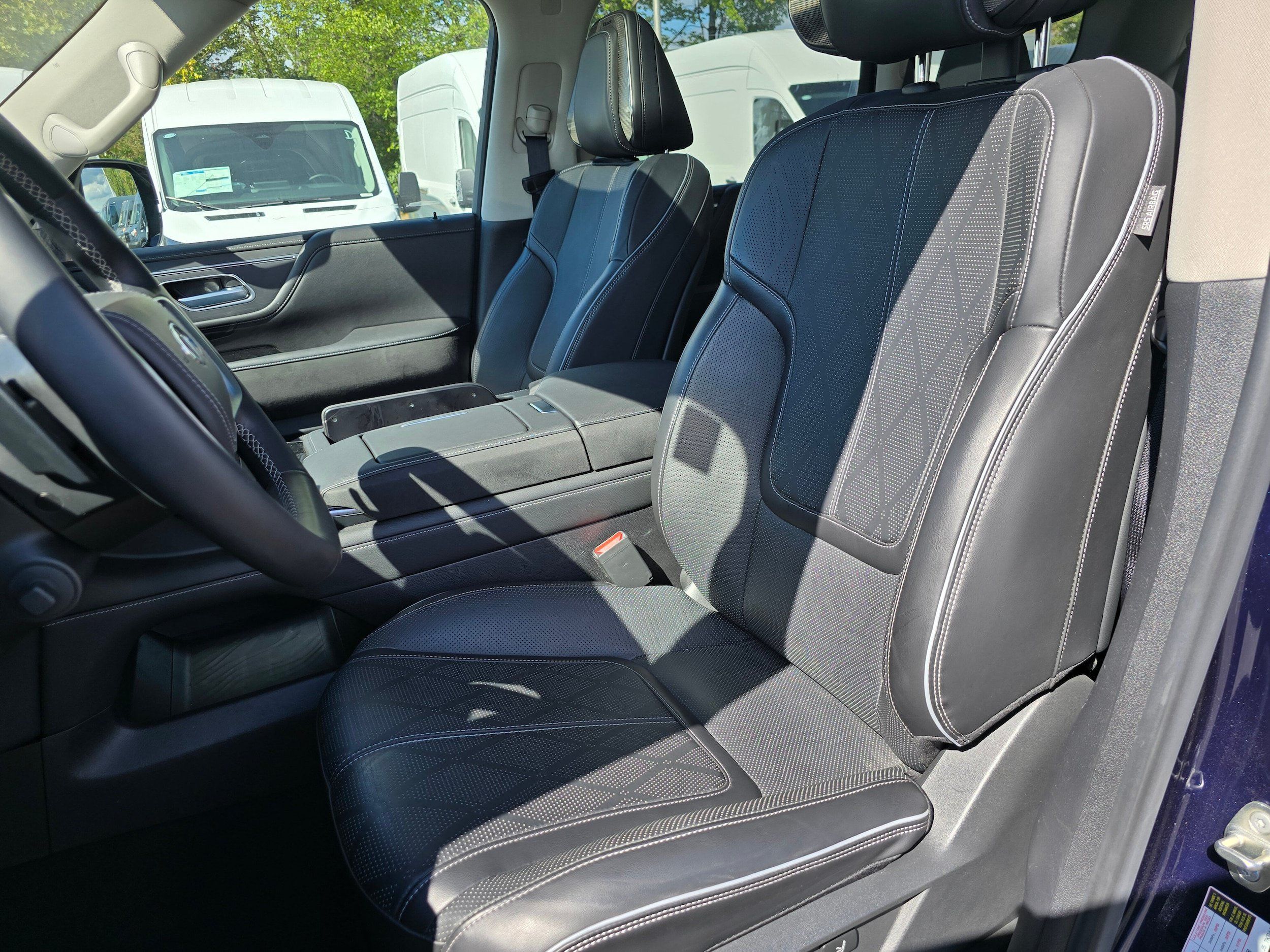 Used 2025 INFINITI QX80 Sensory AWD/4WD image 17