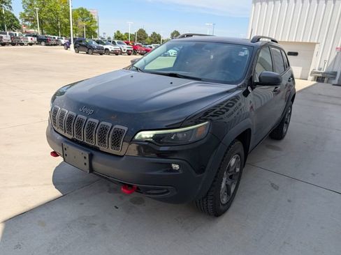 Used 2019 Jeep Cherokee Trailhawk w/ Comfort/Convenience Group AWD/4WD image 22