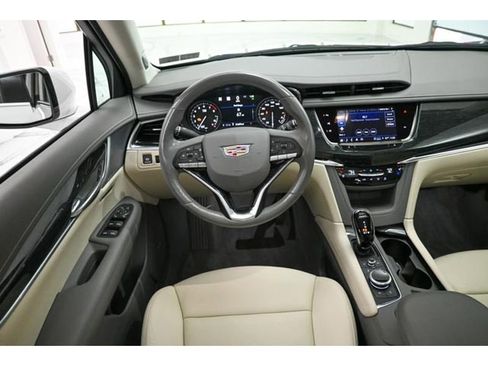 Used 2022 Cadillac XT6 Premium Luxury w/ Technology Package image 30