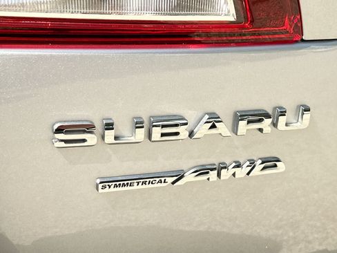 Used 2019 Subaru Outback 2.5i Limited AWD/4WD image 8