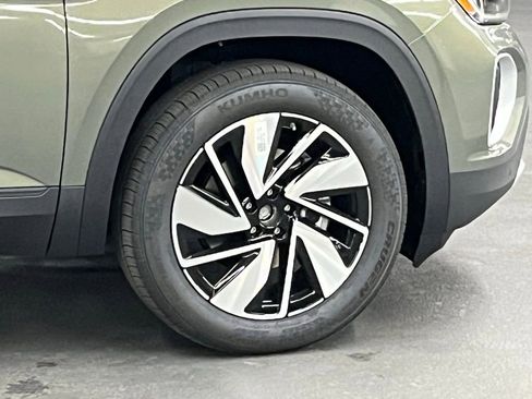 New 2026 Volkswagen Atlas SE image 42