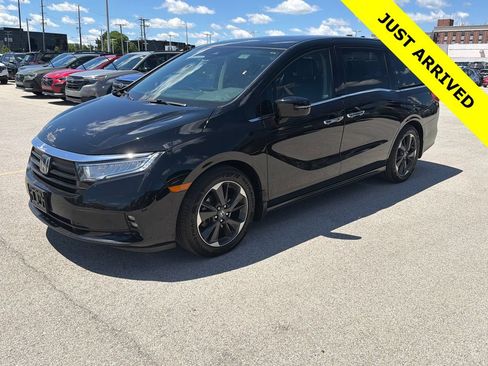 Used 2023 Honda Odyssey Elite image 3