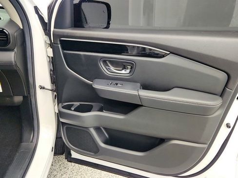Used 2025 Honda Pilot Touring image 27