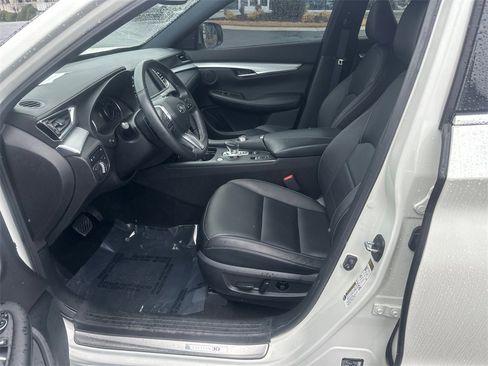 Used 2020 INFINITI QX50 Essential w/ Edition 30 Package image 9