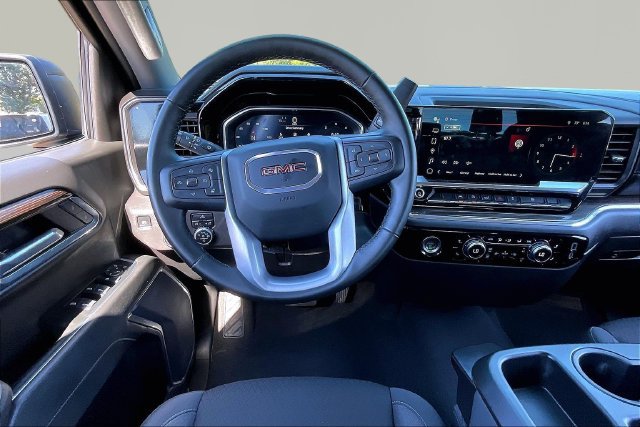 Used 2024 GMC Sierra 1500 Elevation AWD/4WD image 8