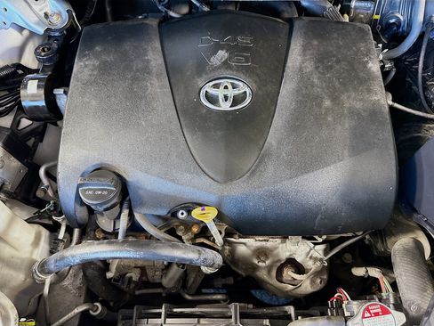 Used 2020 Toyota Sienna XLE FWD image 37