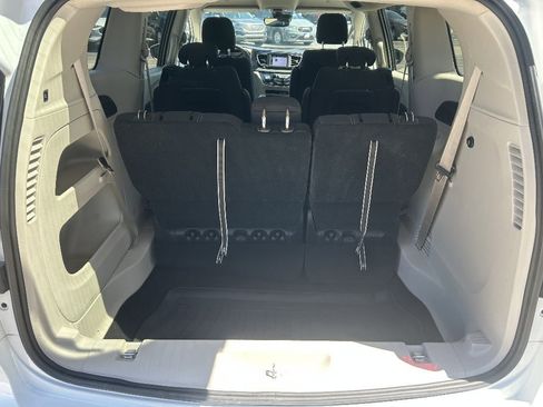 Used 2023 Chrysler Voyager LX FWD image 19