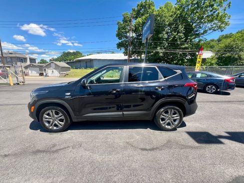 Used 2021 Kia Seltos LX AWD/4WD image 2