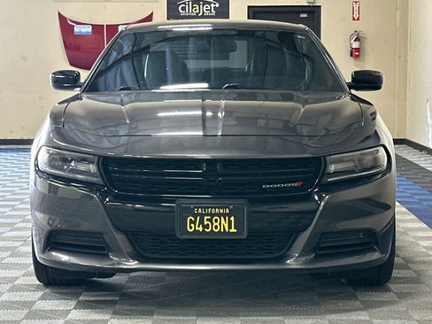 Used 2017 Dodge Charger SE w/ Blacktop Package RWD image 9
