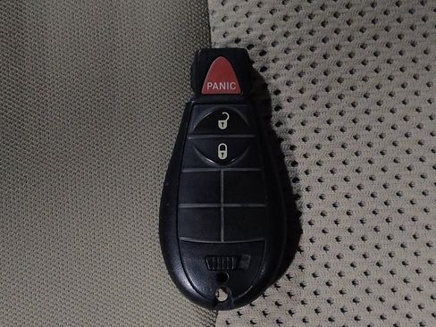 Used 2019 Jeep Cherokee Latitude w/ Popular Appearance Group image 32